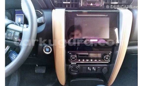 Nunua Imported Toyota Fortuner Nyeupe Gari ndani ya Import - Dubai nchini Bujumbura Nunua Imported Toyota Fortuner Nyeupe Gari ndani ya Import - Dubai nchini Bujumbura