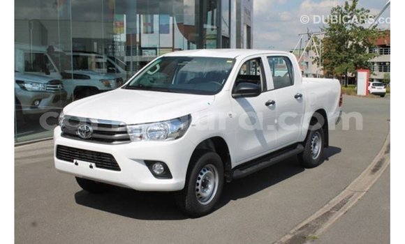 Nunua Imported Toyota Hilux Nyeupe Gari ndani ya Import - Dubai nchini Bujumbura Nunua Imported Toyota Hilux Nyeupe Gari ndani ya Import - Dubai nchini Bujumbura