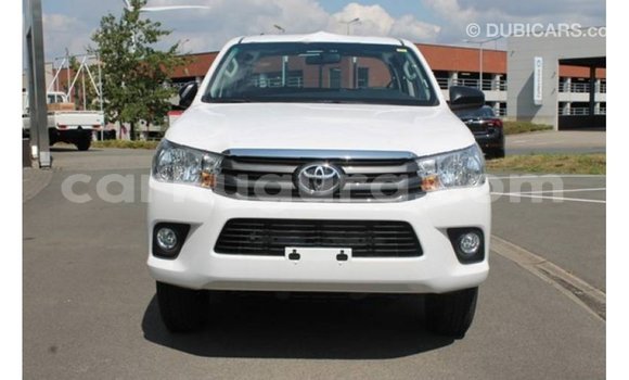 Nunua Imported Toyota Hilux Nyeupe Gari ndani ya Import - Dubai nchini Bujumbura Nunua Imported Toyota Hilux Nyeupe Gari ndani ya Import - Dubai nchini Bujumbura