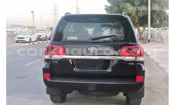 Nunua Imported Toyota Land Cruiser Nyeusi Gari ndani ya Import - Dubai nchini Bujumbura Nunua Imported Toyota Land Cruiser Nyeusi Gari ndani ya Import - Dubai nchini Bujumbura