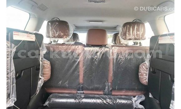 Nunua Imported Toyota Land Cruiser Nyeusi Gari ndani ya Import - Dubai nchini Bujumbura Nunua Imported Toyota Land Cruiser Nyeusi Gari ndani ya Import - Dubai nchini Bujumbura