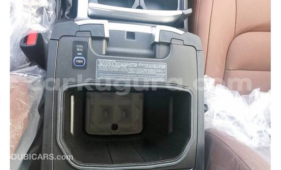 Nunua Imported Toyota Land Cruiser Nyeusi Gari ndani ya Import - Dubai nchini Bujumbura Nunua Imported Toyota Land Cruiser Nyeusi Gari ndani ya Import - Dubai nchini Bujumbura