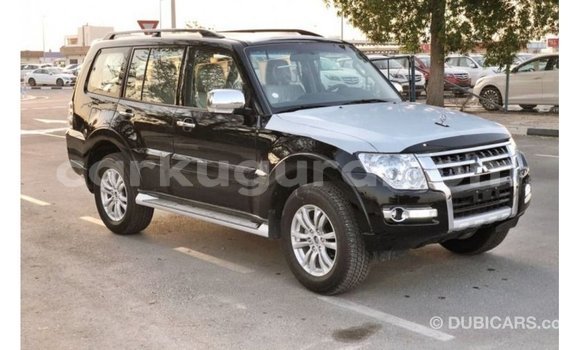 Nunua Imported Mitsubishi Pajero Nyeusi Gari ndani ya Import - Dubai nchini Bujumbura Nunua Imported Mitsubishi Pajero Nyeusi Gari ndani ya Import - Dubai nchini Bujumbura