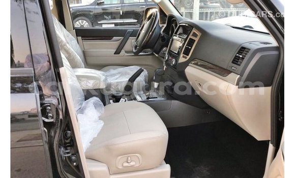 Nunua Imported Mitsubishi Pajero Nyeusi Gari ndani ya Import - Dubai nchini Bujumbura Nunua Imported Mitsubishi Pajero Nyeusi Gari ndani ya Import - Dubai nchini Bujumbura