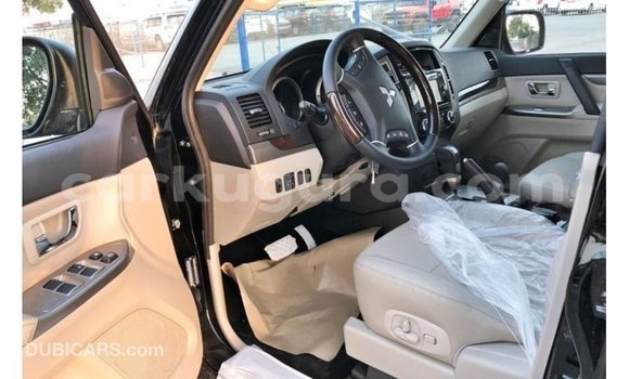 Nunua Imported Mitsubishi Pajero Nyeusi Gari ndani ya Import - Dubai nchini Bujumbura Nunua Imported Mitsubishi Pajero Nyeusi Gari ndani ya Import - Dubai nchini Bujumbura