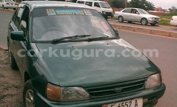 Nunua Ilio tumika Toyota Starlet Kijani Gari ndani ya Kamenge nchini Bujumbura Nunua Ilio tumika Toyota Starlet Kijani Gari ndani ya Kamenge nchini Bujumbura