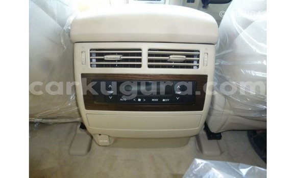 Acheter Import Voiture Toyota Land Cruiser Blanc à Import - Dubai, Bujumbura Acheter Import Voiture Toyota Land Cruiser Blanc à Import - Dubai, Bujumbura