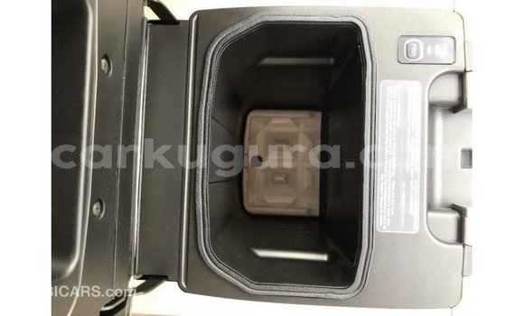 Acheter Import Voiture Toyota Land Cruiser Noir à Import - Dubai, Bujumbura Acheter Import Voiture Toyota Land Cruiser Noir à Import - Dubai, Bujumbura