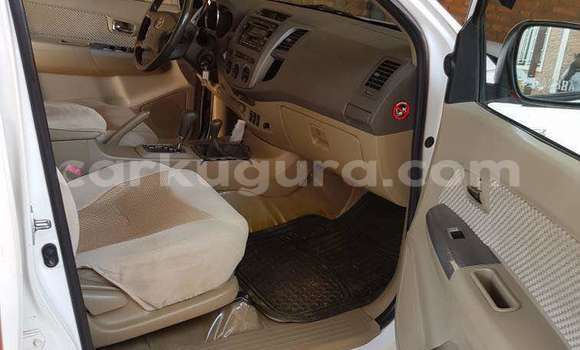Acheter Occasion Voiture Toyota Fortuner Blanc à Bujumbura, Bujumbura Acheter Occasion Voiture Toyota Fortuner Blanc à Bujumbura, Bujumbura