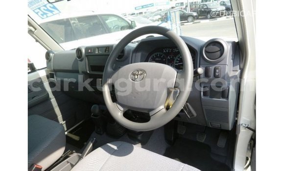 Buy Import Toyota Land Cruiser White Car in Import - Dubai in Bujumbura Buy Import Toyota Land Cruiser White Car in Import - Dubai in Bujumbura