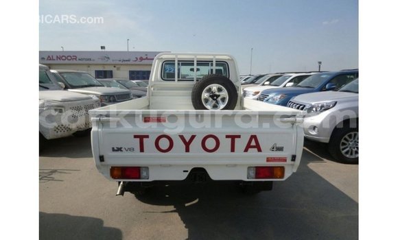 Buy Import Toyota Land Cruiser White Car in Import - Dubai in Bujumbura Buy Import Toyota Land Cruiser White Car in Import - Dubai in Bujumbura