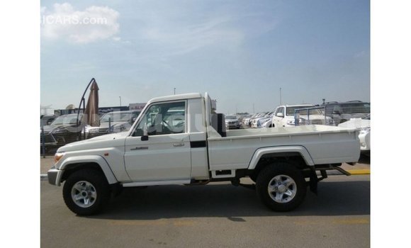 Buy Import Toyota Land Cruiser White Car in Import - Dubai in Bujumbura Buy Import Toyota Land Cruiser White Car in Import - Dubai in Bujumbura
