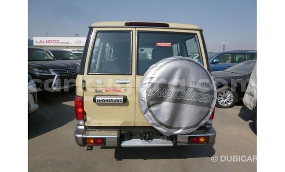 Acheter Import Voiture Toyota Land Cruiser Beige à Import - Dubai, Bujumbura Acheter Import Voiture Toyota Land Cruiser Beige à Import - Dubai, Bujumbura