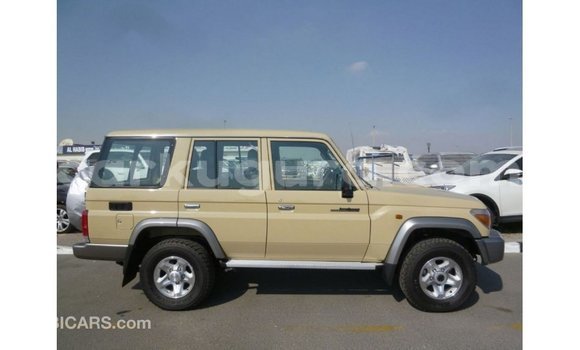 Acheter Import Voiture Toyota Land Cruiser Beige à Import - Dubai, Bujumbura Acheter Import Voiture Toyota Land Cruiser Beige à Import - Dubai, Bujumbura