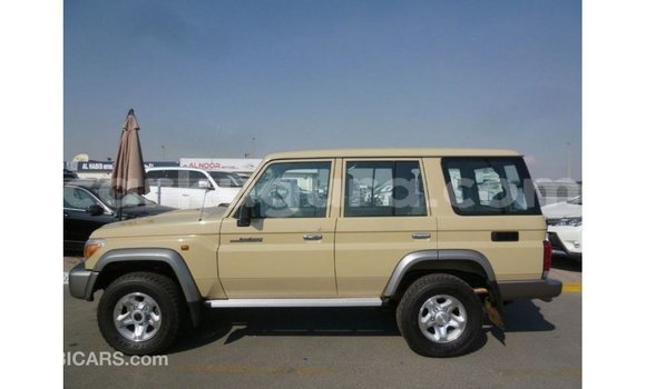 Acheter Import Voiture Toyota Land Cruiser Beige à Import - Dubai, Bujumbura Acheter Import Voiture Toyota Land Cruiser Beige à Import - Dubai, Bujumbura
