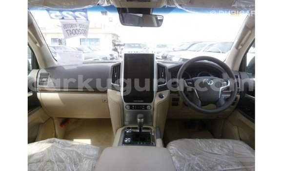 Buy Import Toyota Land Cruiser White Car in Import - Dubai in Bujumbura Buy Import Toyota Land Cruiser White Car in Import - Dubai in Bujumbura