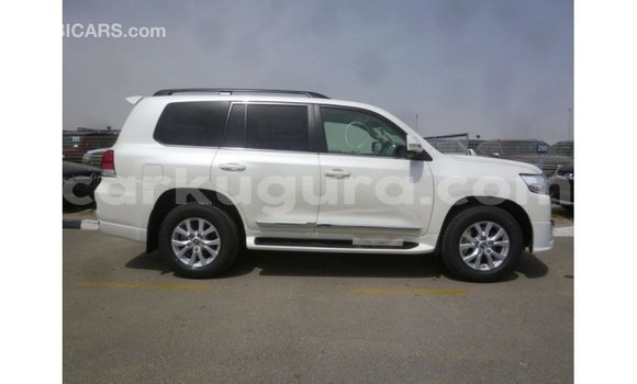 Buy Import Toyota Land Cruiser White Car in Import - Dubai in Bujumbura Buy Import Toyota Land Cruiser White Car in Import - Dubai in Bujumbura