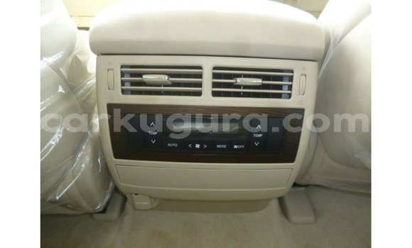 Buy Import Toyota Land Cruiser White Car in Import - Dubai in Bujumbura Buy Import Toyota Land Cruiser White Car in Import - Dubai in Bujumbura