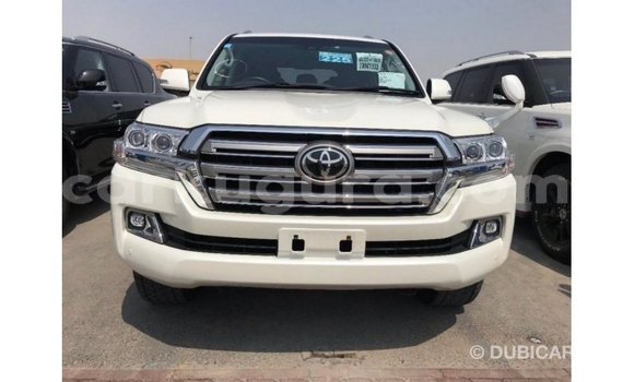 Acheter Import Voiture Toyota Land Cruiser Blanc à Import - Dubai, Bujumbura Acheter Import Voiture Toyota Land Cruiser Blanc à Import - Dubai, Bujumbura