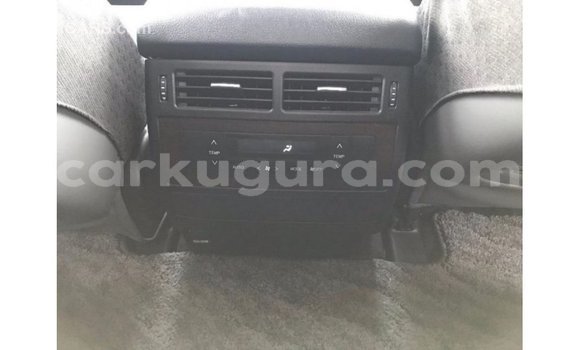 Acheter Import Voiture Toyota Land Cruiser Blanc à Import - Dubai, Bujumbura Acheter Import Voiture Toyota Land Cruiser Blanc à Import - Dubai, Bujumbura