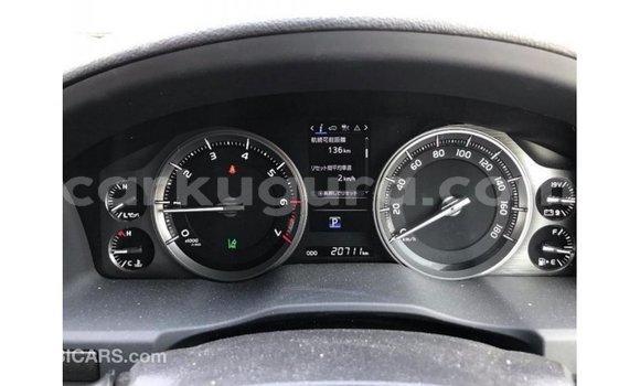 Acheter Import Voiture Toyota Land Cruiser Blanc à Import - Dubai, Bujumbura Acheter Import Voiture Toyota Land Cruiser Blanc à Import - Dubai, Bujumbura