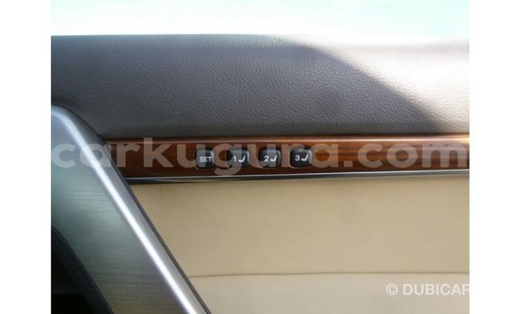 Acheter Import Voiture Toyota Land Cruiser Noir à Import - Dubai, Bujumbura Acheter Import Voiture Toyota Land Cruiser Noir à Import - Dubai, Bujumbura