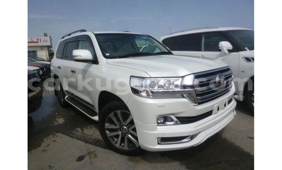 Acheter Import Voiture Toyota Land Cruiser Blanc à Import - Dubai, Bujumbura Acheter Import Voiture Toyota Land Cruiser Blanc à Import - Dubai, Bujumbura