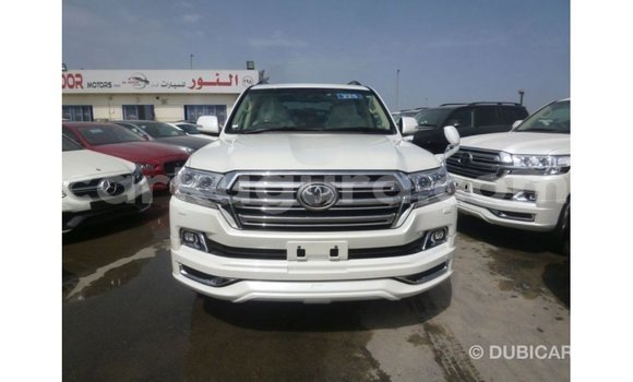 Acheter Import Voiture Toyota Land Cruiser Blanc à Import - Dubai, Bujumbura Acheter Import Voiture Toyota Land Cruiser Blanc à Import - Dubai, Bujumbura