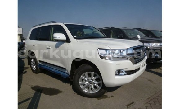 Acheter Import Voiture Toyota Land Cruiser Blanc à Import - Dubai, Bujumbura Acheter Import Voiture Toyota Land Cruiser Blanc à Import - Dubai, Bujumbura