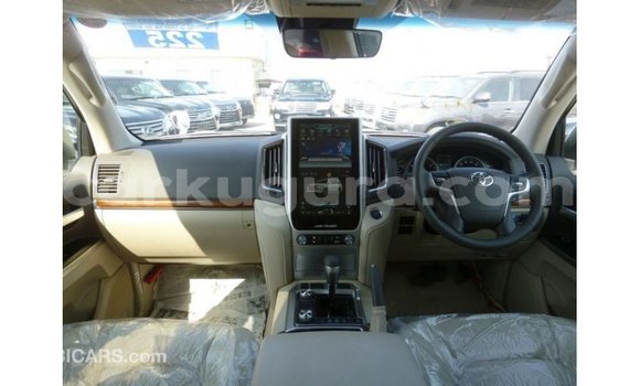 Acheter Import Voiture Toyota Land Cruiser Blanc à Import - Dubai, Bujumbura Acheter Import Voiture Toyota Land Cruiser Blanc à Import - Dubai, Bujumbura