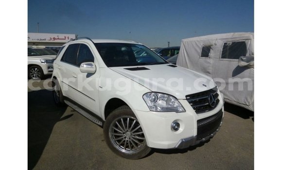 Acheter Import Voiture Mercedes-Benz 190 Blanc à Import - Dubai, Bujumbura Acheter Import Voiture Mercedes-Benz 190 Blanc à Import - Dubai, Bujumbura