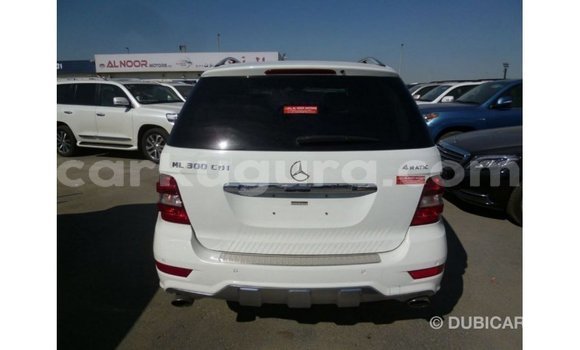 Acheter Import Voiture Mercedes-Benz 190 Blanc à Import - Dubai, Bujumbura Acheter Import Voiture Mercedes-Benz 190 Blanc à Import - Dubai, Bujumbura