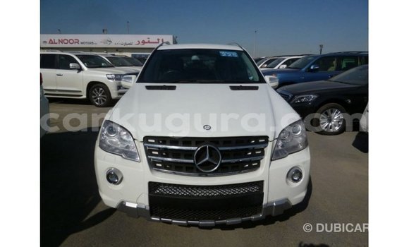 Acheter Import Voiture Mercedes-Benz 190 Blanc à Import - Dubai, Bujumbura Acheter Import Voiture Mercedes-Benz 190 Blanc à Import - Dubai, Bujumbura