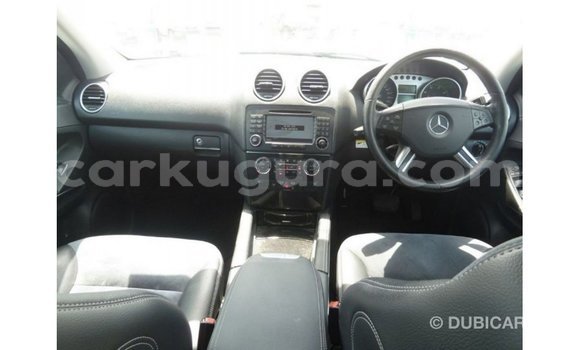 Acheter Import Voiture Mercedes-Benz 190 Noir à Import - Dubai, Bujumbura Acheter Import Voiture Mercedes-Benz 190 Noir à Import - Dubai, Bujumbura