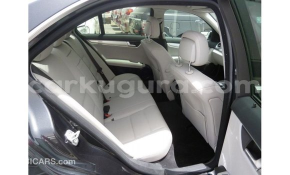 Acheter Import Voiture Mercedes-Benz 190 Noir à Import - Dubai, Bujumbura Acheter Import Voiture Mercedes-Benz 190 Noir à Import - Dubai, Bujumbura