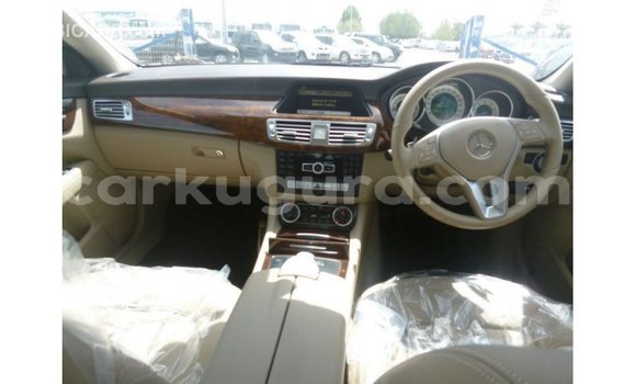 Buy Import Mercedes-Benz 190 White Car in Import - Dubai in Bujumbura Buy Import Mercedes-Benz 190 White Car in Import - Dubai in Bujumbura