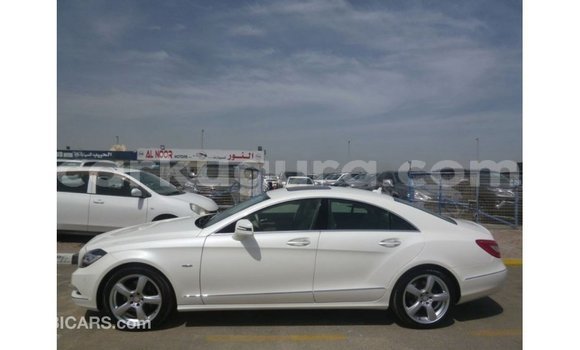 Buy Import Mercedes-Benz 190 White Car in Import - Dubai in Bujumbura Buy Import Mercedes-Benz 190 White Car in Import - Dubai in Bujumbura