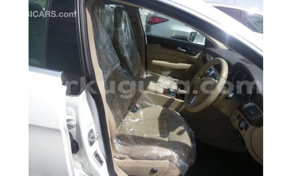 Buy Import Mercedes-Benz 190 White Car in Import - Dubai in Bujumbura Buy Import Mercedes-Benz 190 White Car in Import - Dubai in Bujumbura