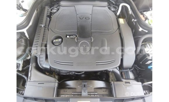 Buy Import Mercedes-Benz 190 White Car in Import - Dubai in Bujumbura Buy Import Mercedes-Benz 190 White Car in Import - Dubai in Bujumbura