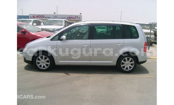 Acheter Import Voiture Volkswagen Touran Autre à Import - Dubai, Bujumbura Acheter Import Voiture Volkswagen Touran Autre à Import - Dubai, Bujumbura