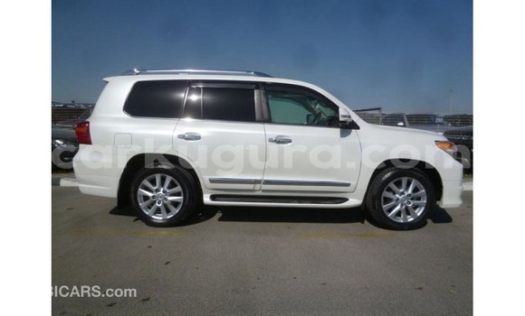 Buy Import Toyota Land Cruiser White Car in Import - Dubai in Bujumbura Buy Import Toyota Land Cruiser White Car in Import - Dubai in Bujumbura