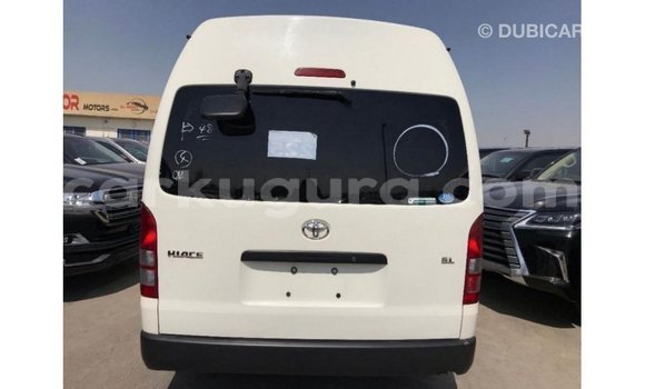 Acheter Import Voiture Toyota Hiace Blanc à Import - Dubai, Bujumbura Acheter Import Voiture Toyota Hiace Blanc à Import - Dubai, Bujumbura