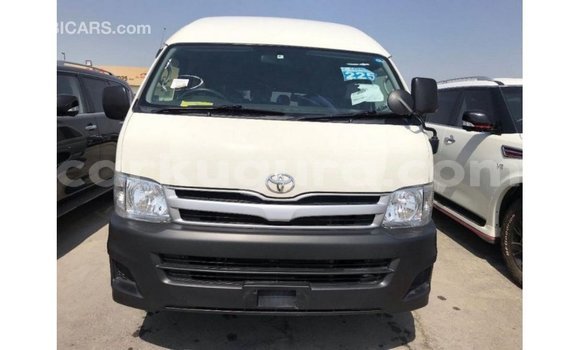Acheter Import Voiture Toyota Hiace Blanc à Import - Dubai, Bujumbura Acheter Import Voiture Toyota Hiace Blanc à Import - Dubai, Bujumbura