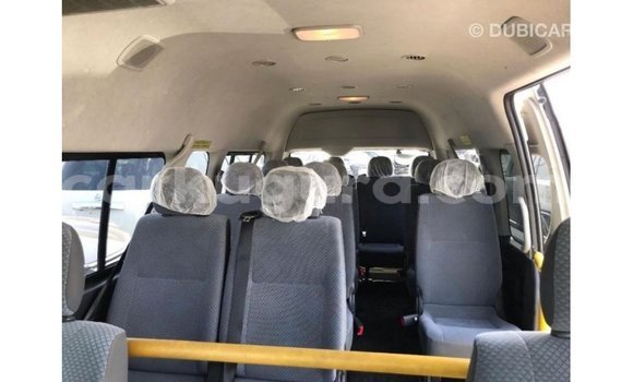 Acheter Import Voiture Toyota Hiace Blanc à Import - Dubai, Bujumbura Acheter Import Voiture Toyota Hiace Blanc à Import - Dubai, Bujumbura