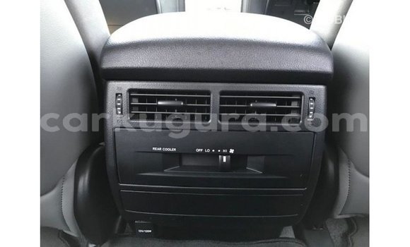 Acheter Import Voiture Toyota Land Cruiser Blanc à Import - Dubai, Bujumbura Acheter Import Voiture Toyota Land Cruiser Blanc à Import - Dubai, Bujumbura