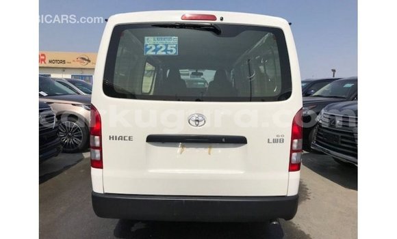 Acheter Import Voiture Toyota Hiace Blanc à Import - Dubai, Bujumbura Acheter Import Voiture Toyota Hiace Blanc à Import - Dubai, Bujumbura