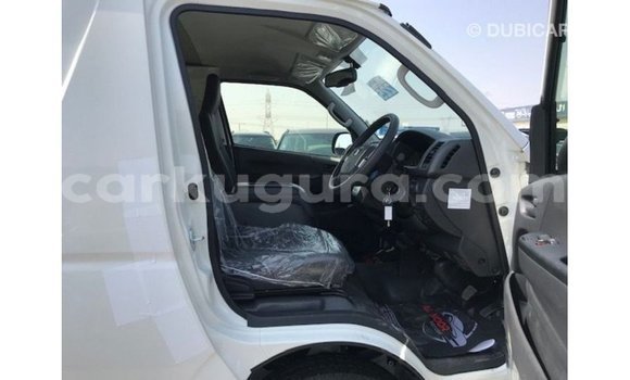 Acheter Import Voiture Toyota Hiace Blanc à Import - Dubai, Bujumbura Acheter Import Voiture Toyota Hiace Blanc à Import - Dubai, Bujumbura