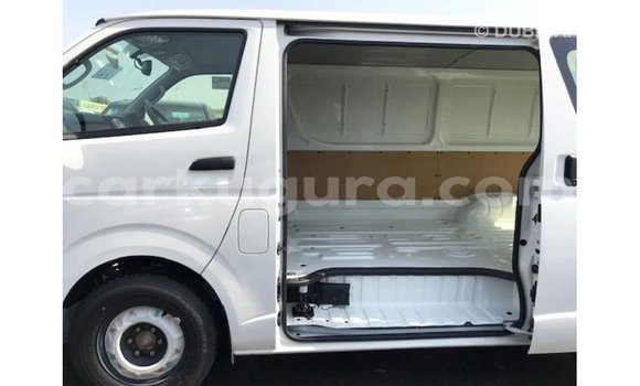 Acheter Import Voiture Toyota Hiace Blanc à Import - Dubai, Bujumbura Acheter Import Voiture Toyota Hiace Blanc à Import - Dubai, Bujumbura