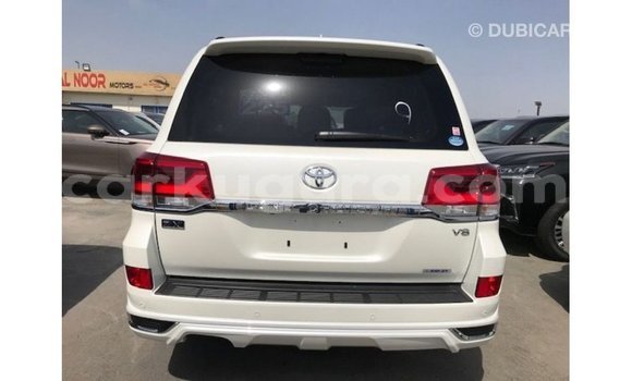 Acheter Import Voiture Toyota Land Cruiser Blanc à Import - Dubai, Bujumbura Acheter Import Voiture Toyota Land Cruiser Blanc à Import - Dubai, Bujumbura