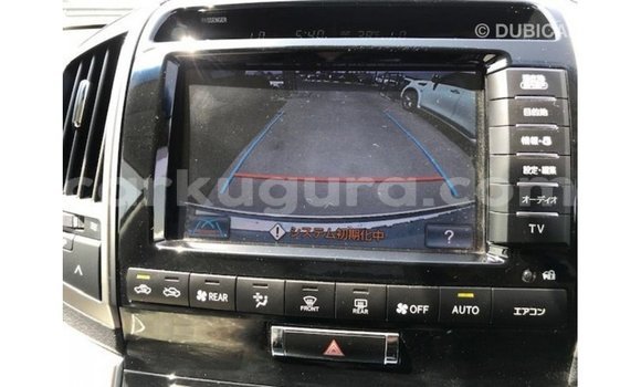 Acheter Import Voiture Toyota Land Cruiser Blanc à Import - Dubai, Bujumbura Acheter Import Voiture Toyota Land Cruiser Blanc à Import - Dubai, Bujumbura